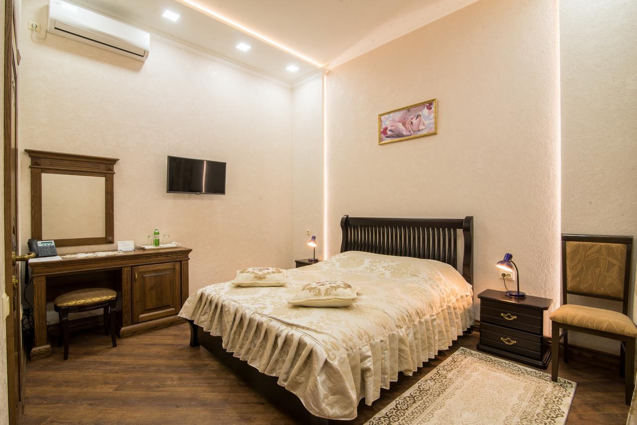 Panskiy Dvir Chernivtsi Bagian luar foto